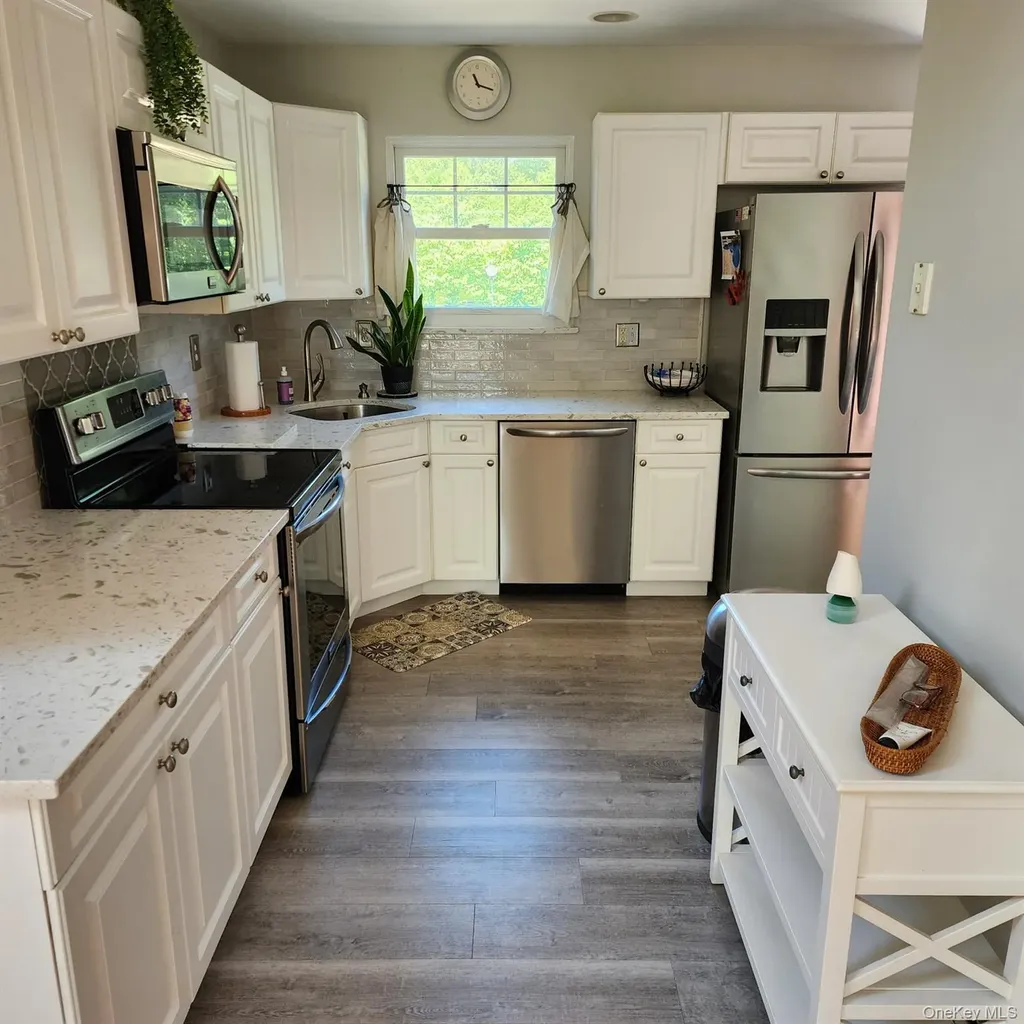 289 Carleton Drive E Shirley NY 11967