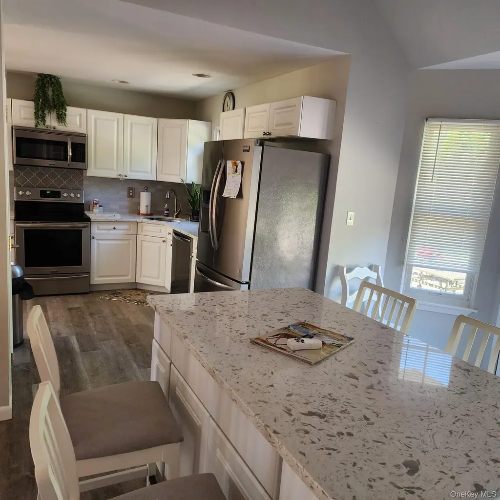289 Carleton Drive E Shirley NY 11967