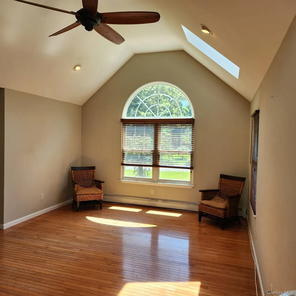 289 Carleton Drive E Shirley NY 11967