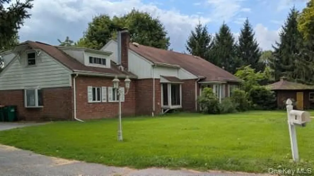 22 Old Mill Road Poughkeepsie NY 12603