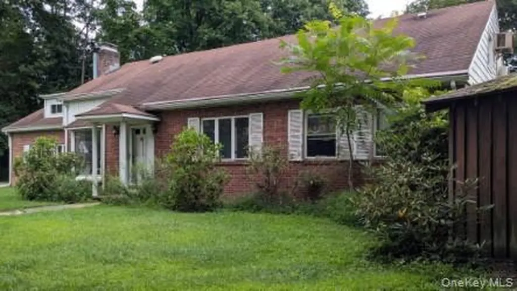 22 Old Mill Road Poughkeepsie NY 12603