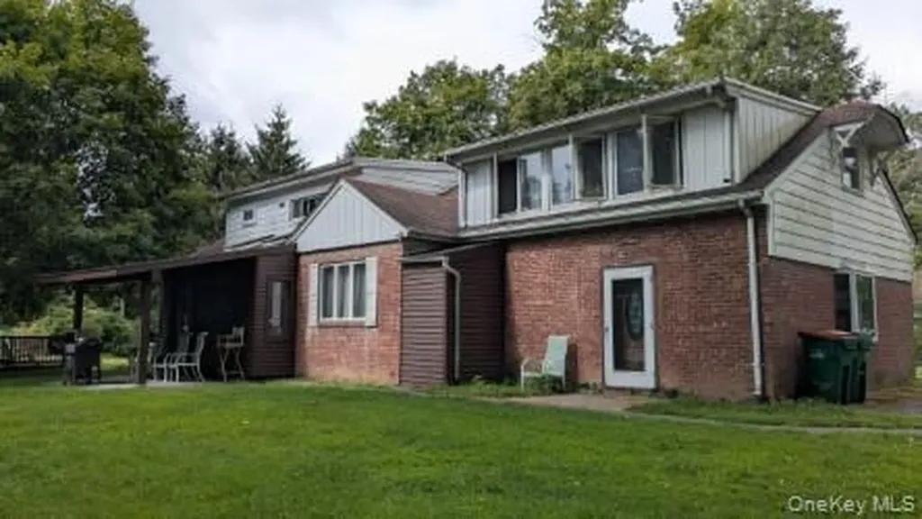 22 Old Mill Road Poughkeepsie NY 12603
