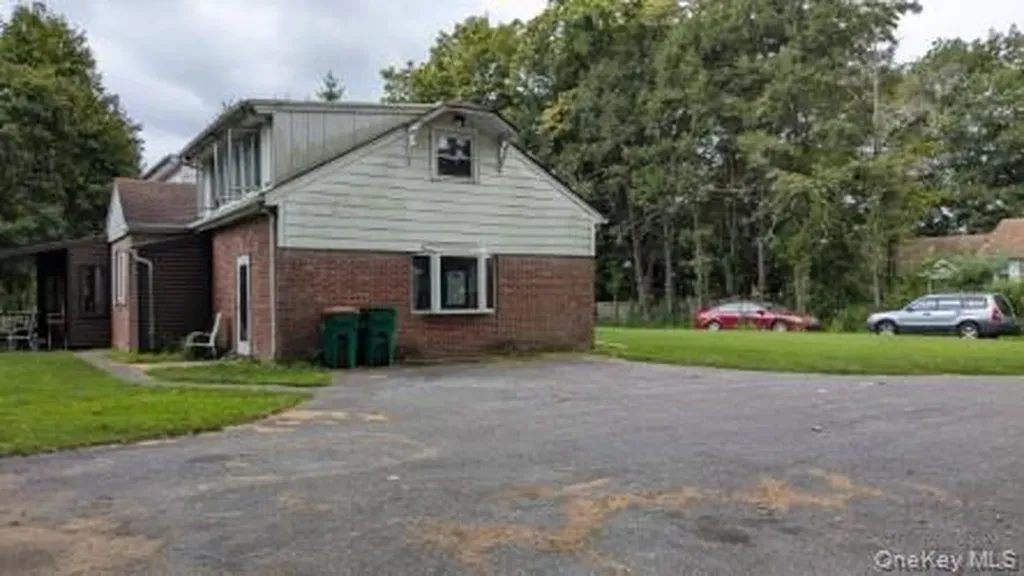 22 Old Mill Road Poughkeepsie NY 12603