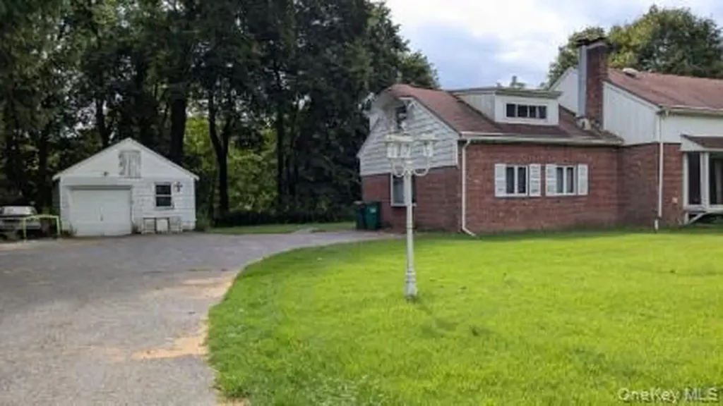 22 Old Mill Road Poughkeepsie NY 12603