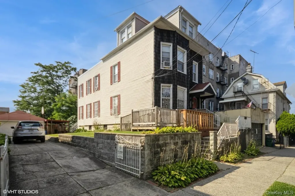 4261 Byron Avenue Bronx NY 10466