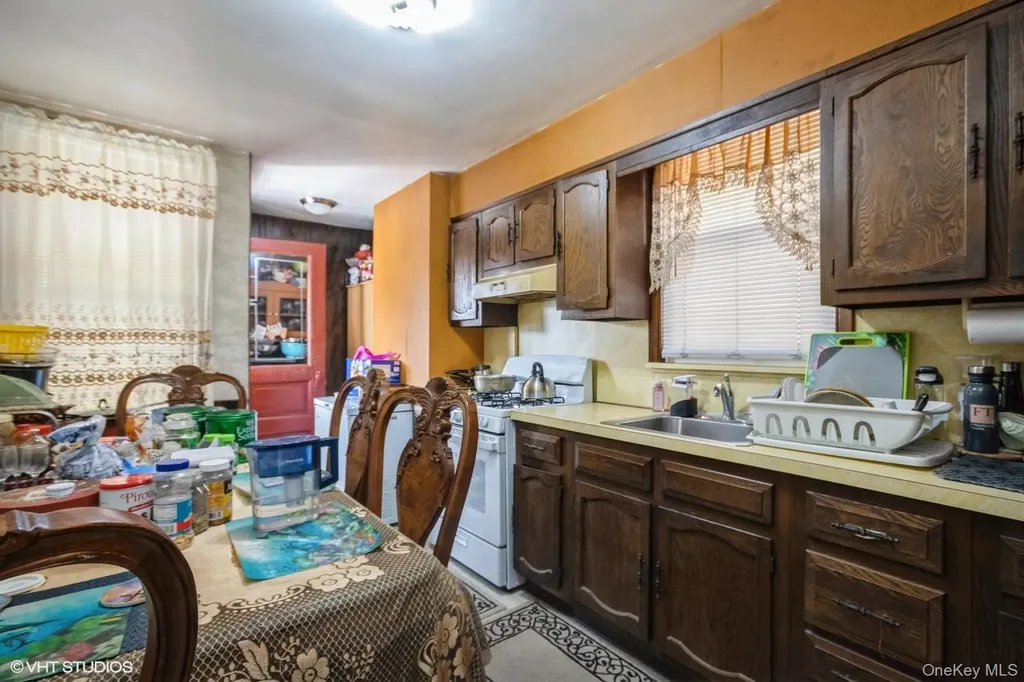 4261 Byron Avenue Bronx NY 10466