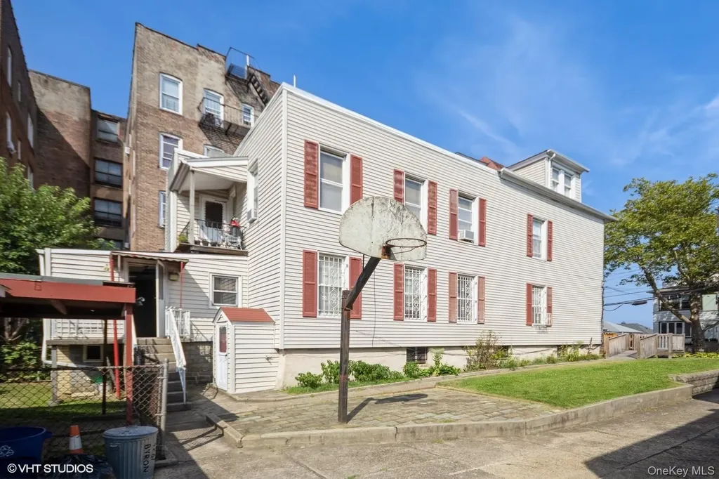 4261 Byron Avenue Bronx NY 10466