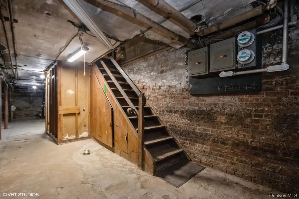 4261 Byron Avenue Bronx NY 10466