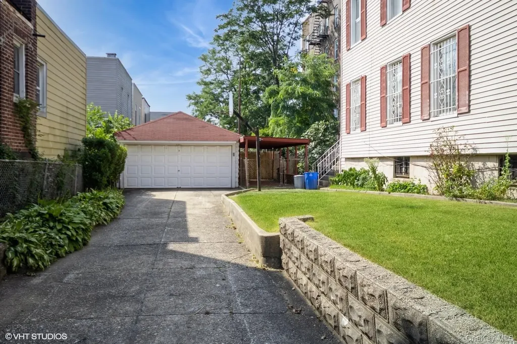 4261 Byron Avenue Bronx NY 10466