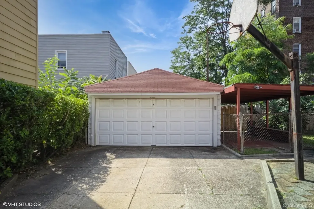 4261 Byron Avenue Bronx NY 10466