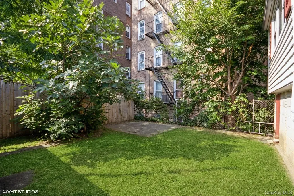 4261 Byron Avenue Bronx NY 10466