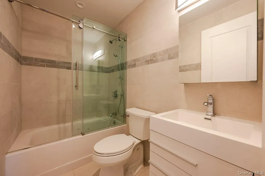 661 W Broadway Long Beach NY 11561