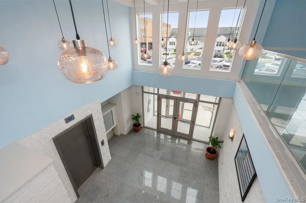 661 W Broadway Long Beach NY 11561