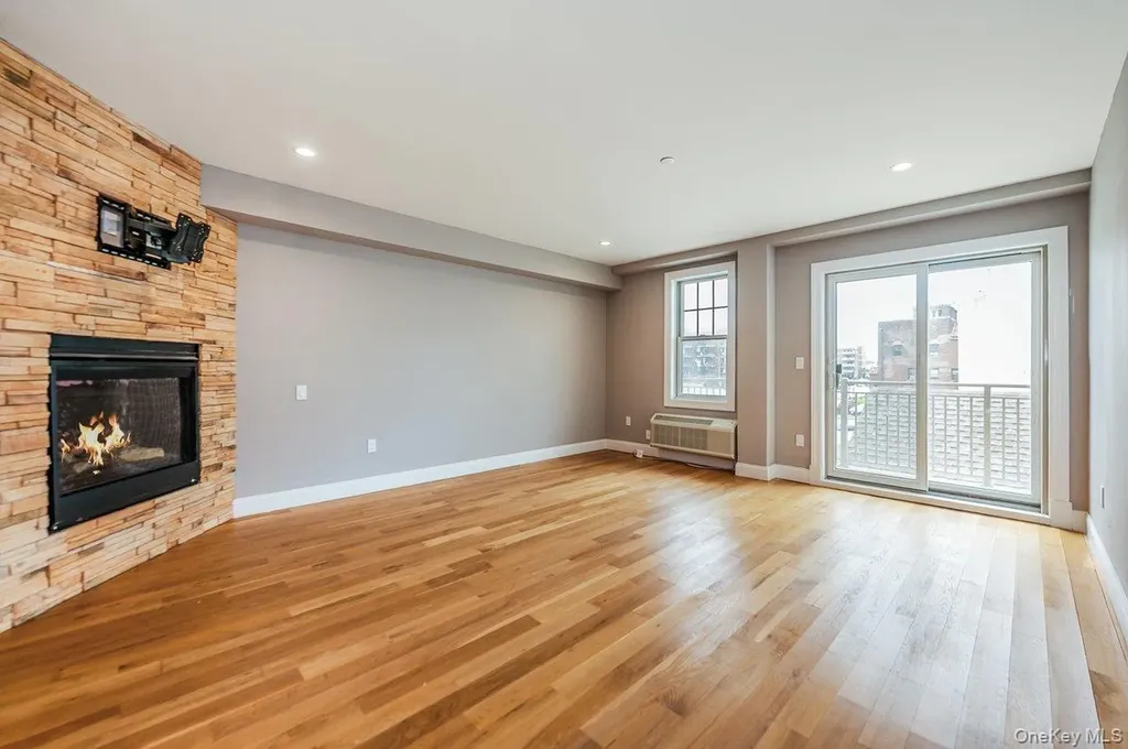 661 W Broadway Long Beach NY 11561