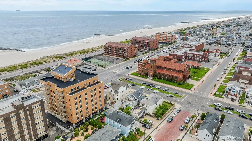 661 W Broadway Long Beach NY 11561