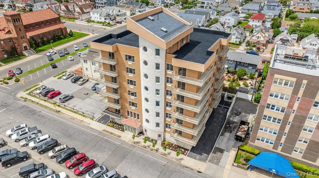 661 W Broadway Long Beach NY 11561