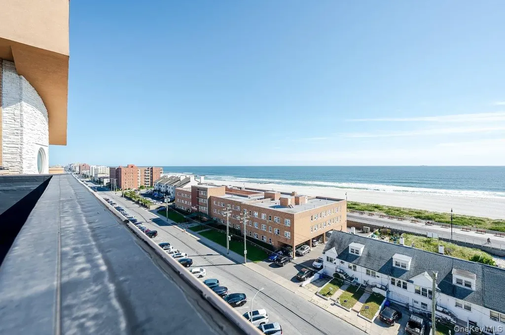 661 W Broadway Long Beach NY 11561