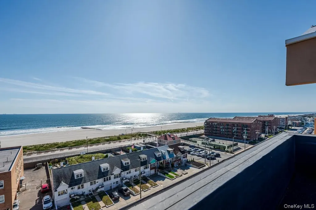 661 W Broadway Long Beach NY 11561