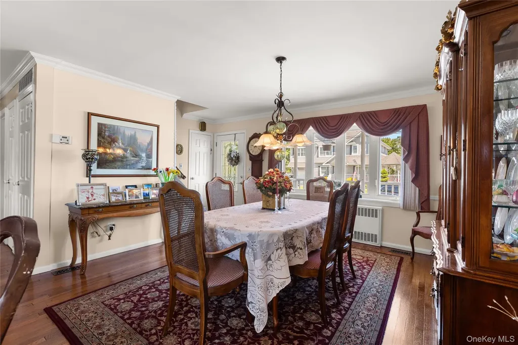 66 Inlet Drive Lindenhurst NY 11757