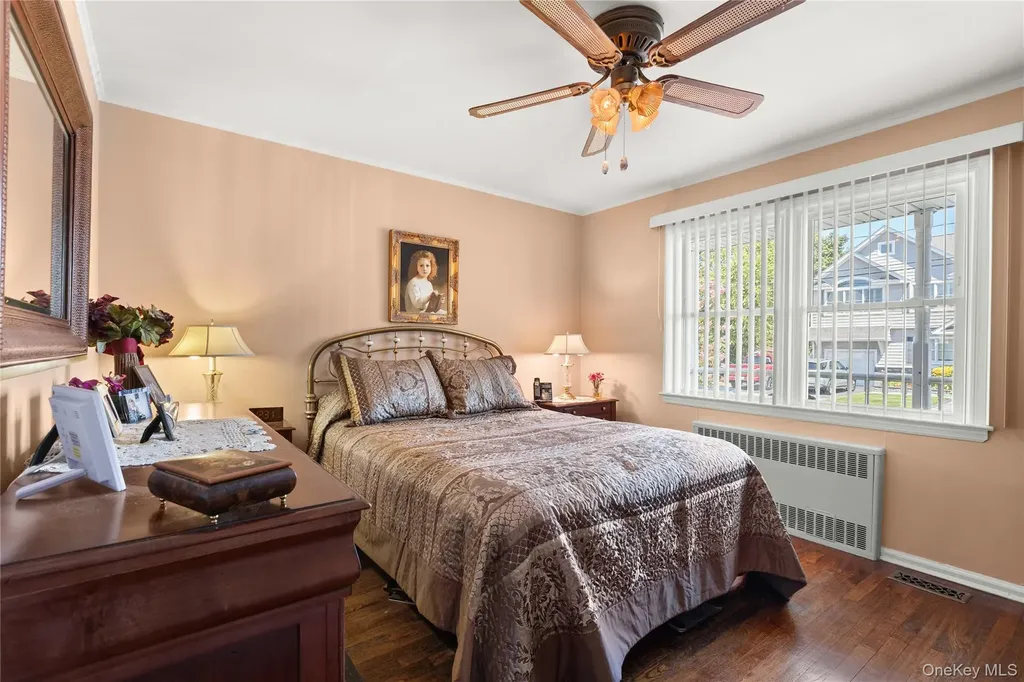 66 Inlet Drive Lindenhurst NY 11757