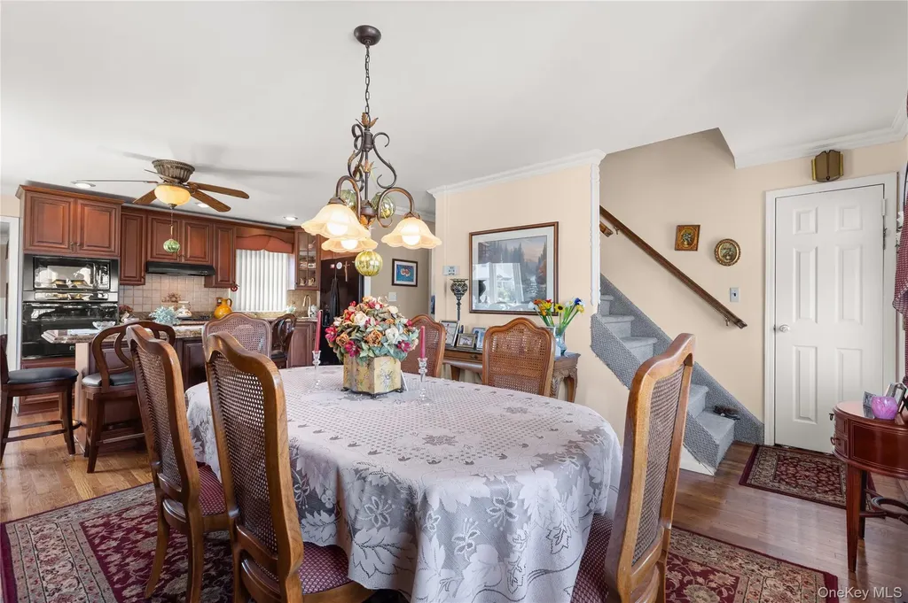 66 Inlet Drive Lindenhurst NY 11757