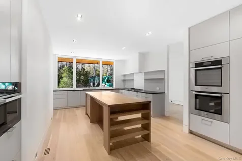 16 Arbor Path Amagansett NY 11930