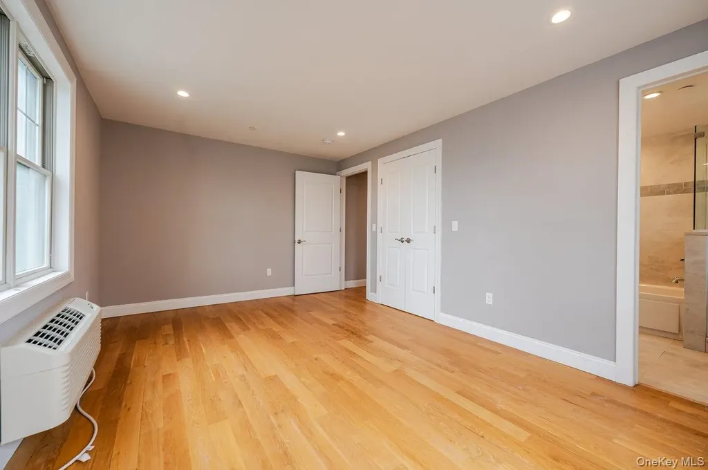661 W Broadway Long Beach NY 11561