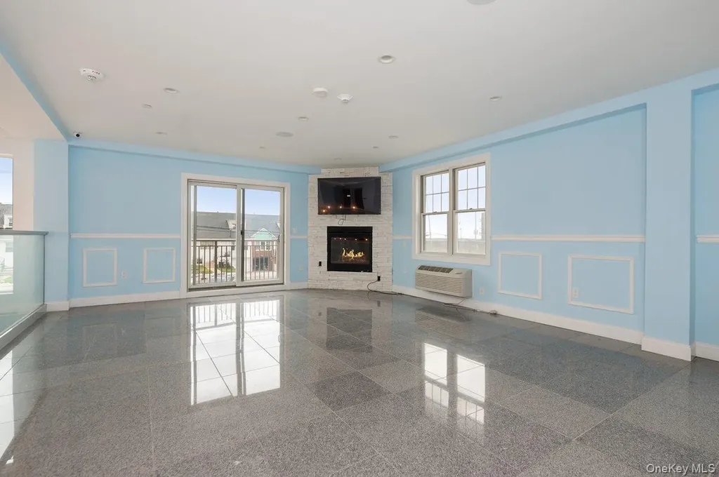 661 W Broadway Long Beach NY 11561