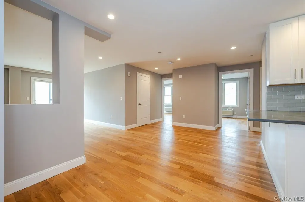 661 W Broadway Long Beach NY 11561