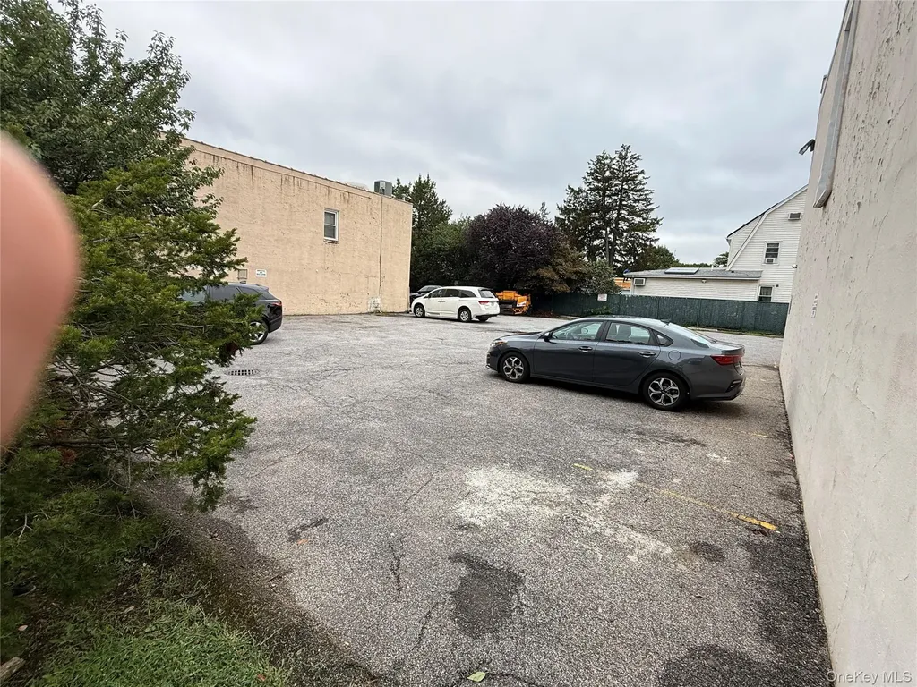 80 E Old Country Road Mineola NY 11501