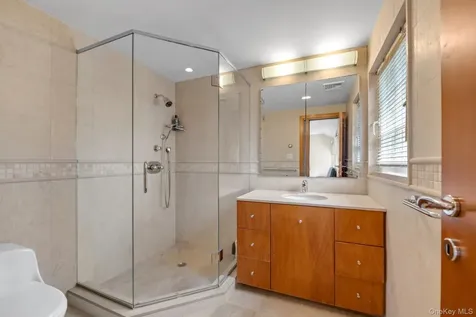22 Martin Court Kings Point NY 11024
