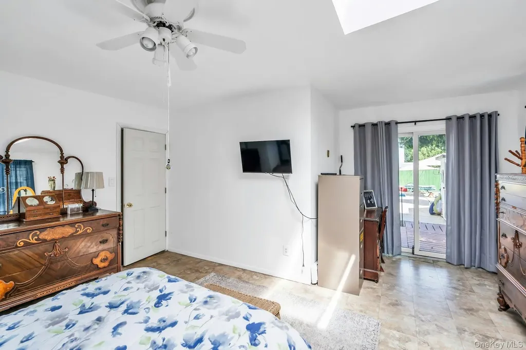 2 Chase Lane Levittown NY 11756