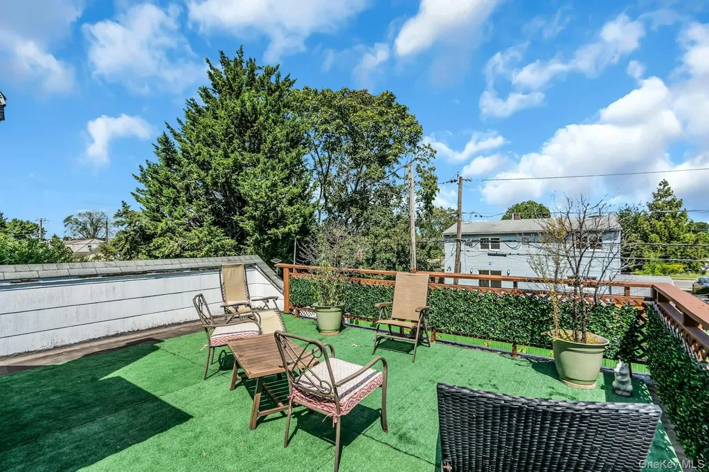 2 Chase Lane Levittown NY 11756