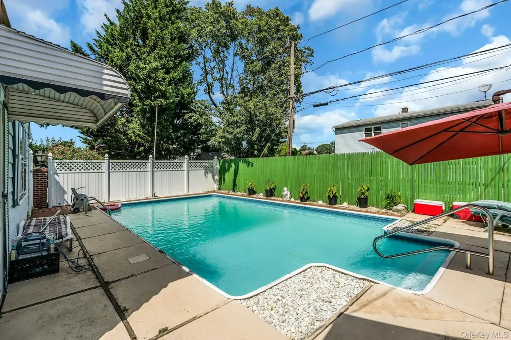 2 Chase Lane Levittown NY 11756
