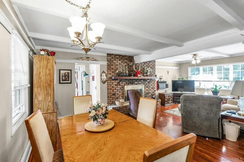 2 Chase Lane Levittown NY 11756