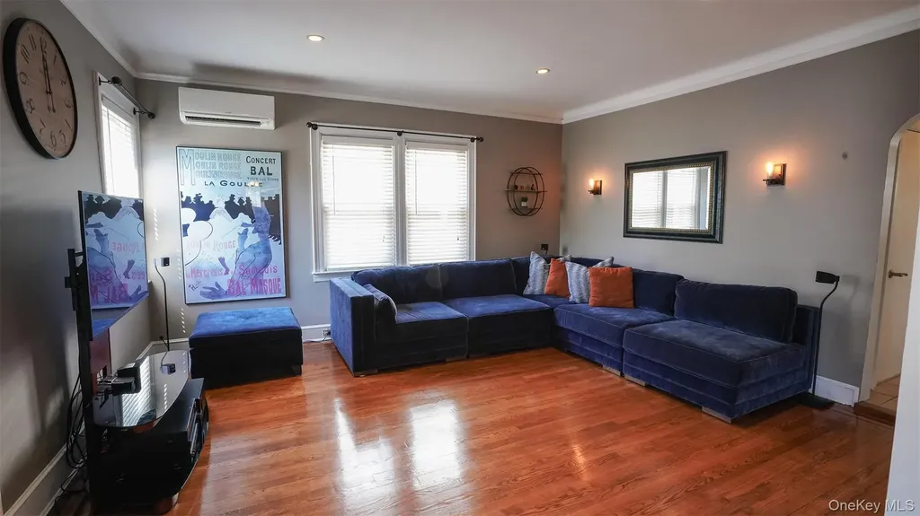 16627 25th Avenue Whitestone NY 11357