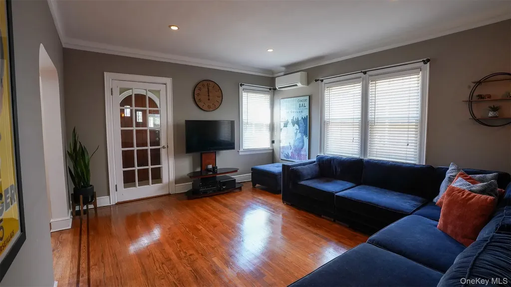 16627 25th Avenue Whitestone NY 11357