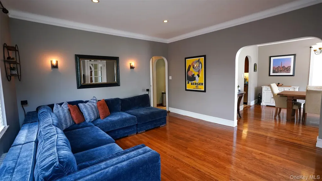 16627 25th Avenue Whitestone NY 11357
