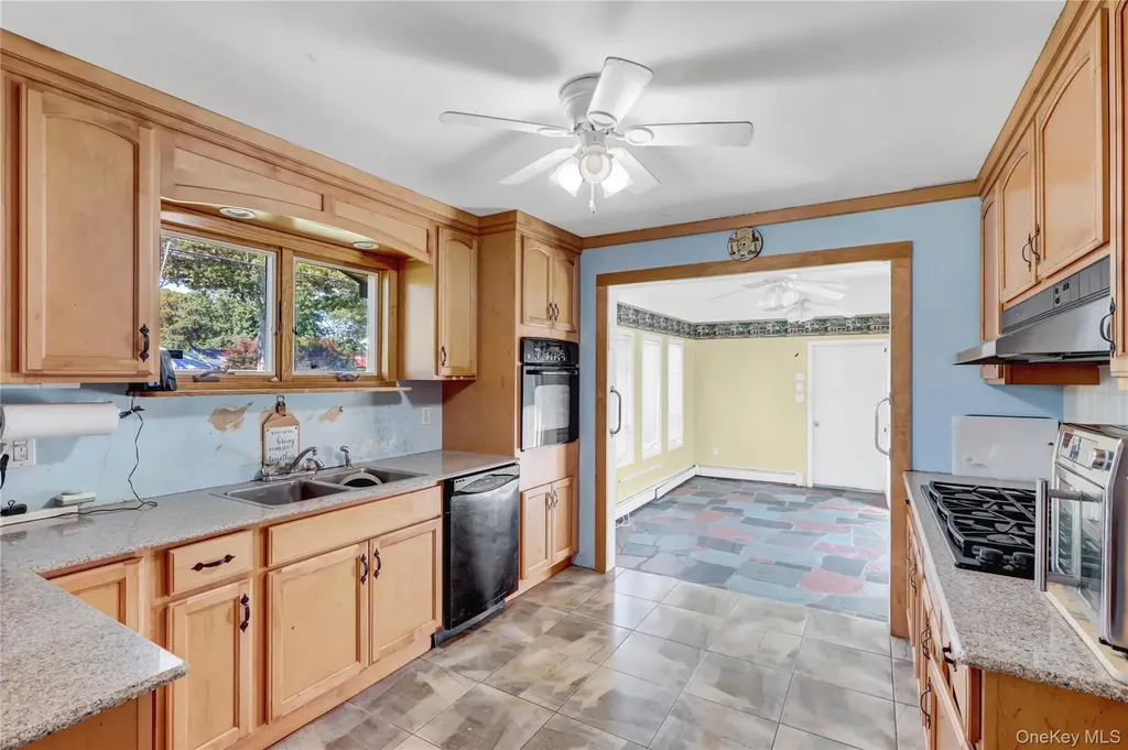 16 Flintlock Drive Shirley NY 11967
