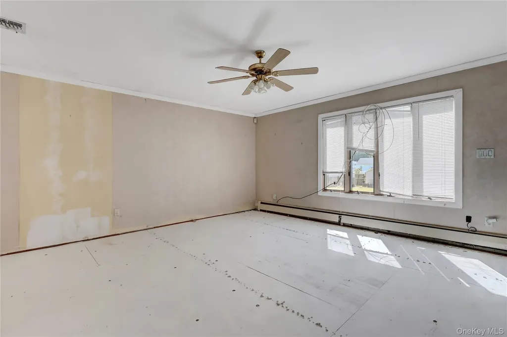 16 Flintlock Drive Shirley NY 11967