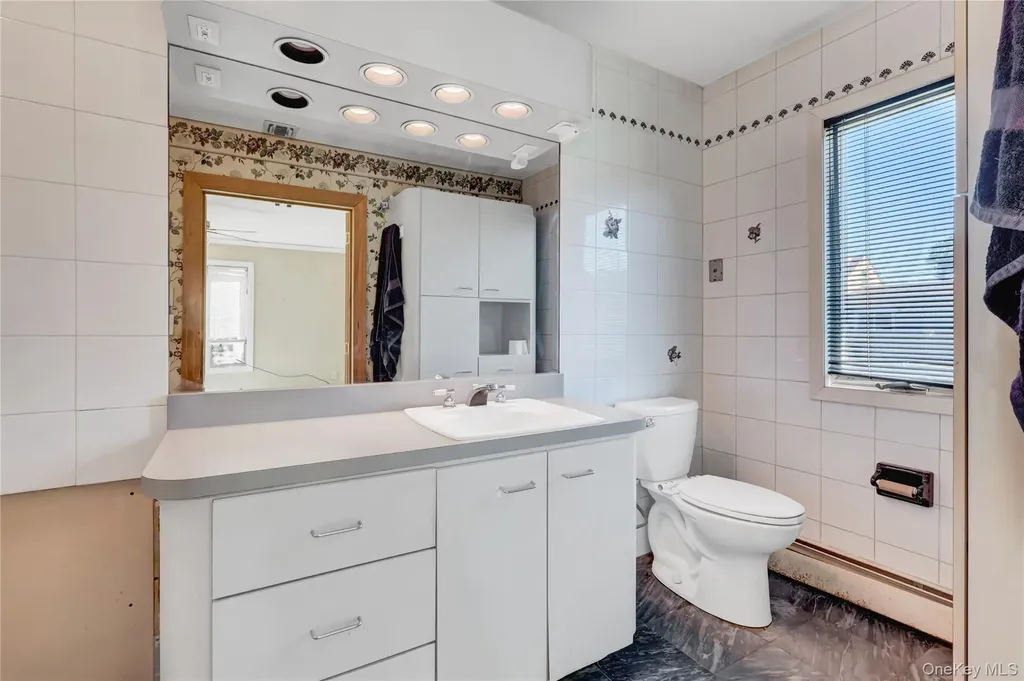 16 Flintlock Drive Shirley NY 11967