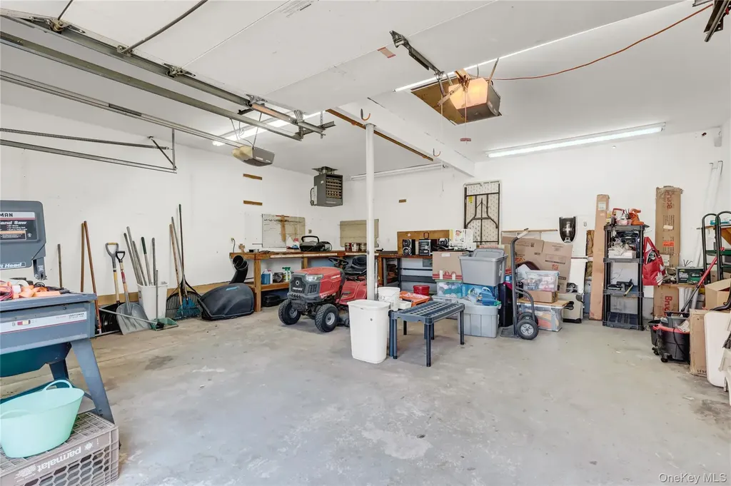 16 Flintlock Drive Shirley NY 11967