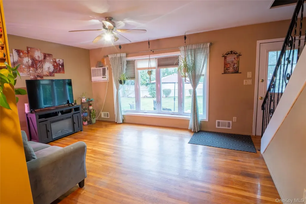 4 Andam Way Saint James NY 11780