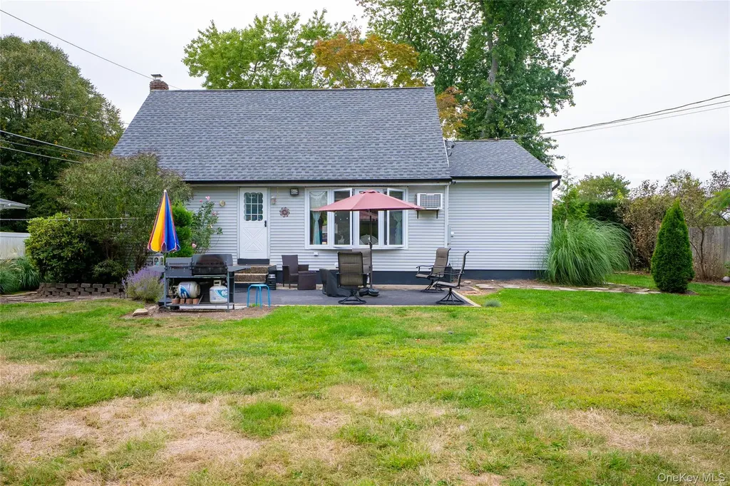 4 Andam Way Saint James NY 11780