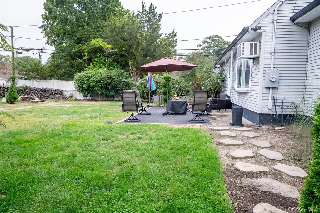 4 Andam Way Saint James NY 11780