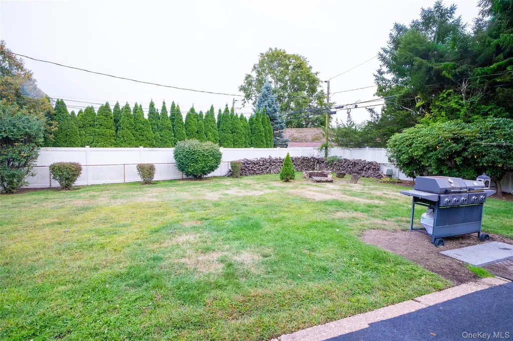 4 Andam Way Saint James NY 11780
