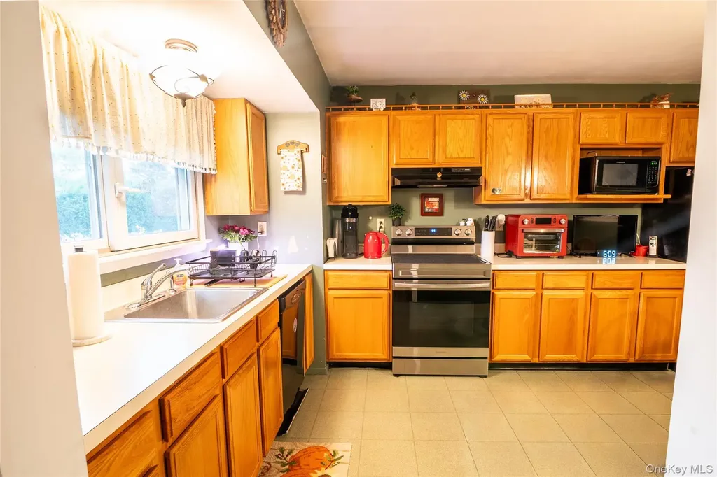 4 Andam Way Saint James NY 11780