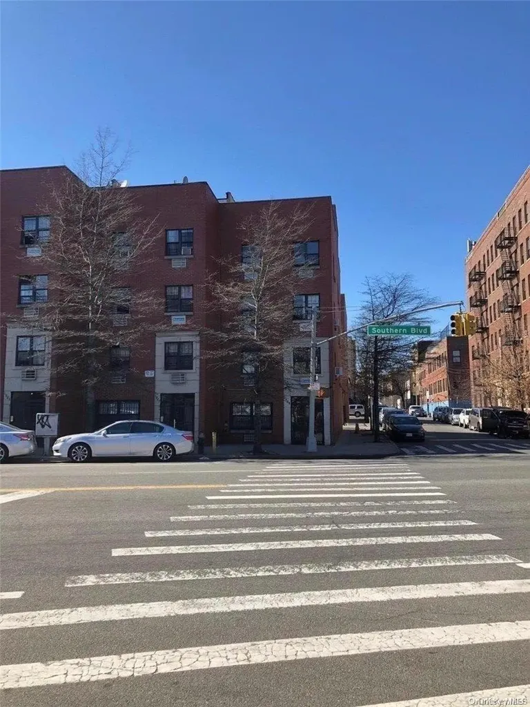 1989 Southern Boulevard Bronx NY 10460