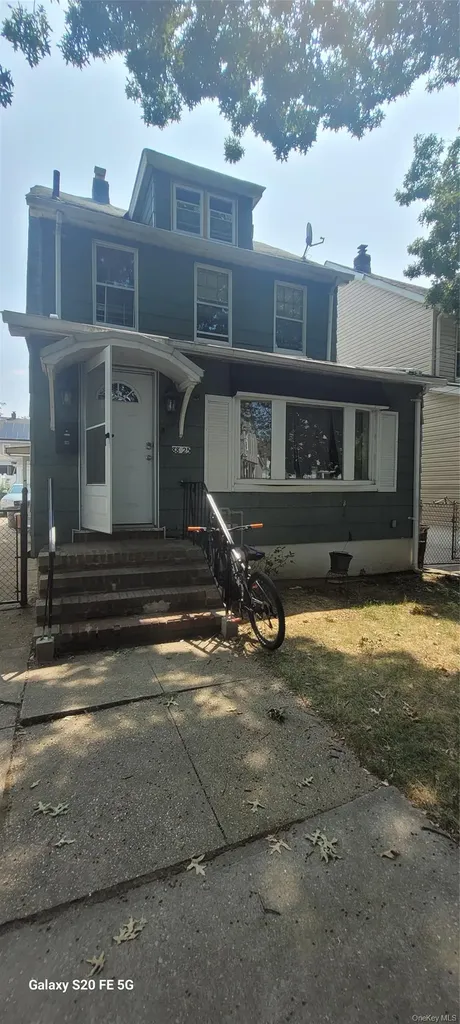 8825 Lyman Street Bellerose NY 11427