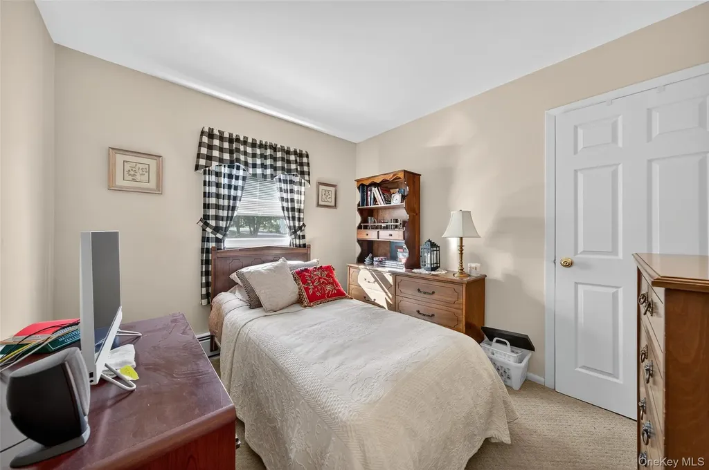 22 Bridle Lane Chester NY 10918